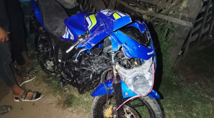 দিনাজপুরে মোটরসাইকেলে গাড়ির ধাক্কা, নিহত ১